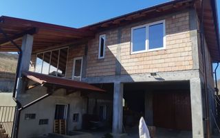 Casa la rosu de vânzare sau schimb cu apartament în Tg Mureș - Poză 1