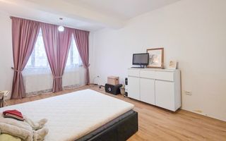 Casă spațioasă de vânzare – Strada Republicii nr. 105, Dragomirești - Poză 6