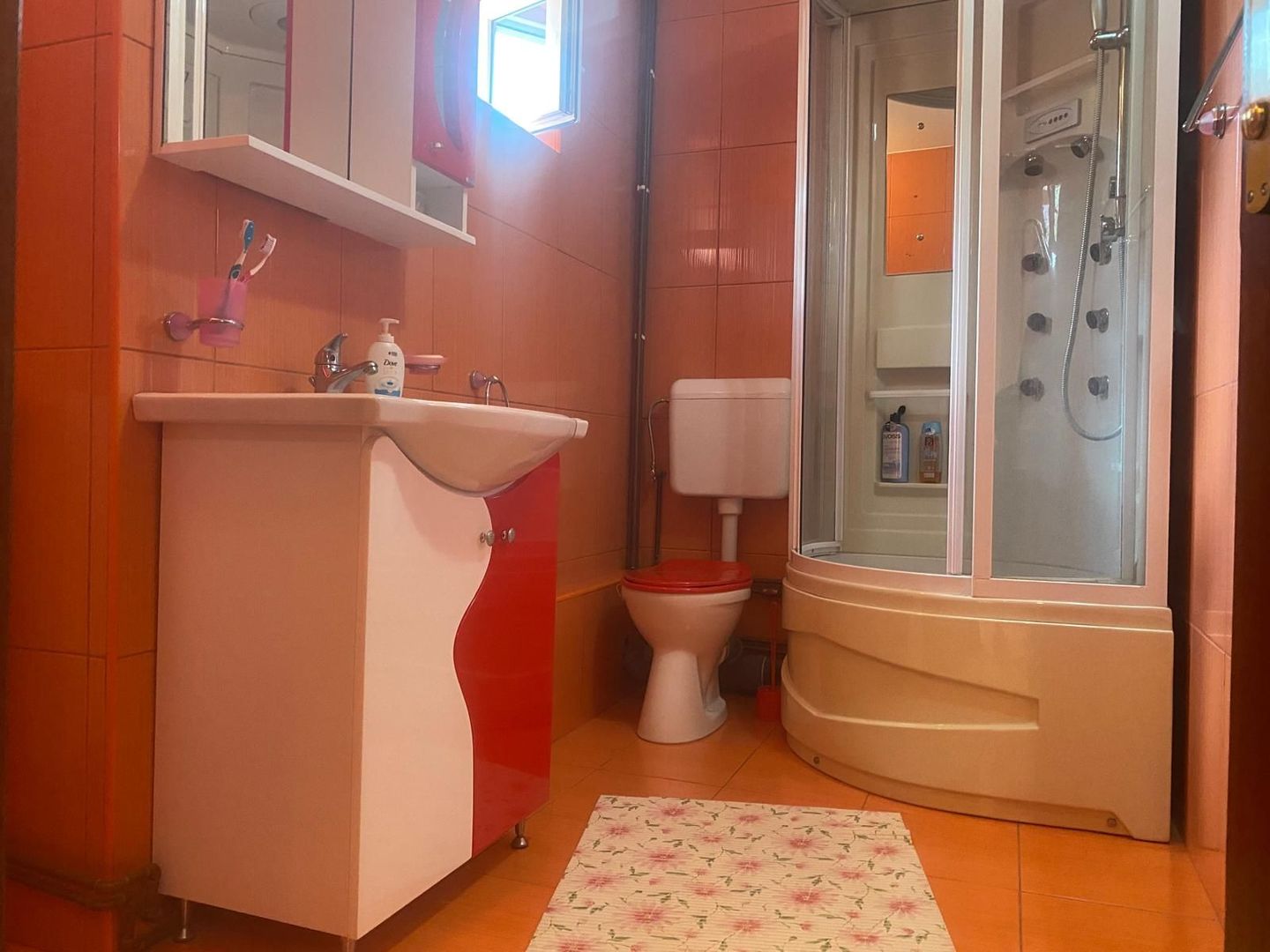 Oportunitate:clinica, birouri etc! Vanzare casa cu 4 camere-Targoviste - Poză 7