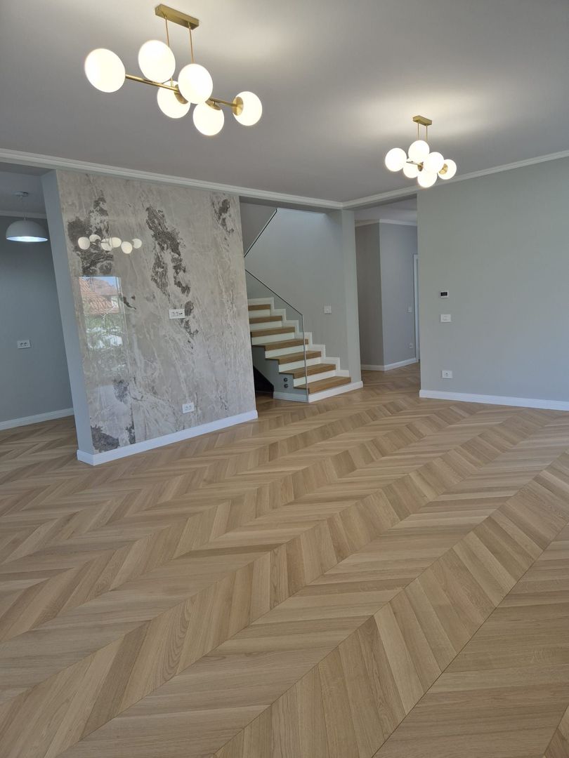 Locuinta individuala cu garaj si teren de 1000mp - Poză 1