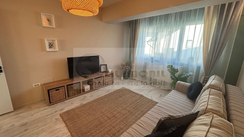 Apartament 4 camere, LUX, Capat CUG- 650 EURO - Poză 4