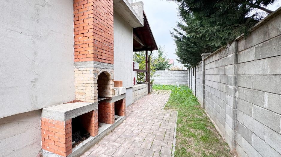 Vilă unică, gata să devină locuința ta de vis, în Livada. - Poză 19