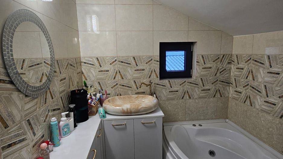 Casă / Vilă cu 5 camere de vânzare în Craiova - Poză 9
