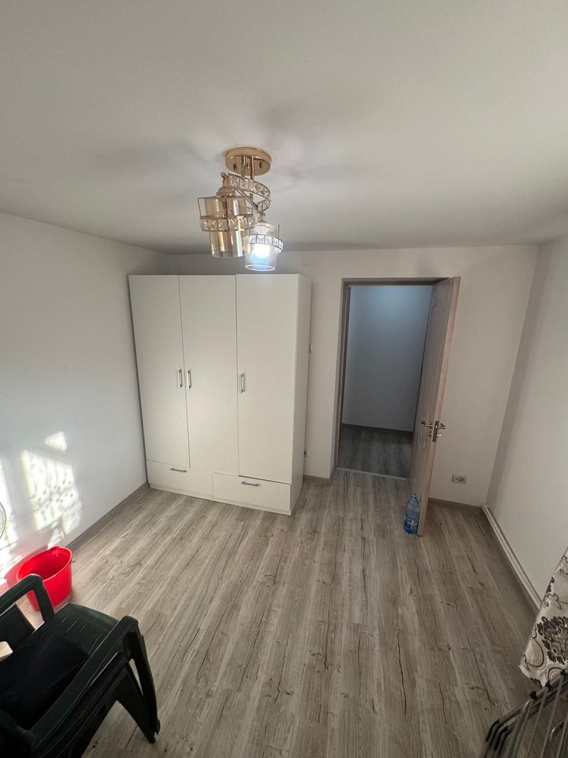 Casă de vânzare – Strada Crinului - Poză 14