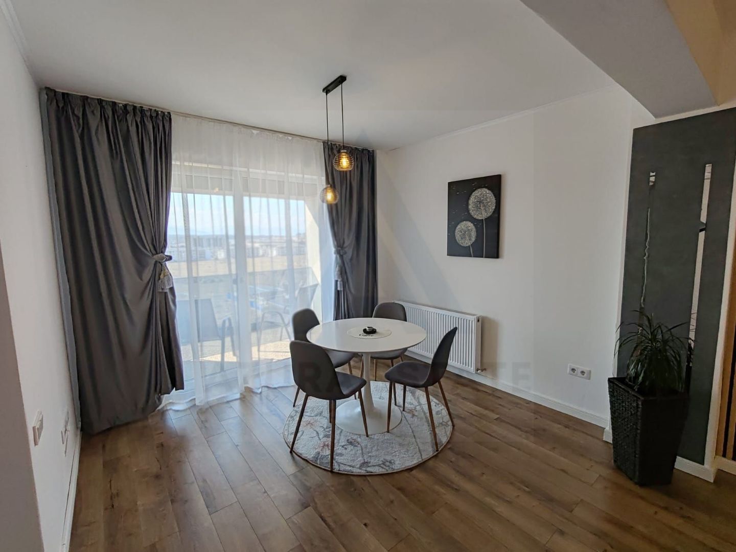 Apartament premium 2 camere balcon generos parcare pe Mihai Viteazul - Poză 3