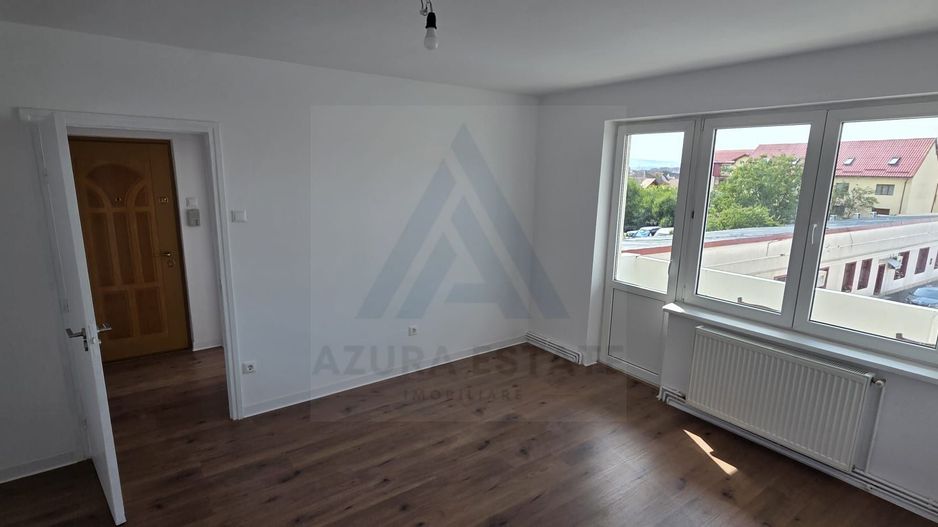 Apartament renovat cu 2 camere etajul 2 bucatarie inchisa in Terezian - Poză 1