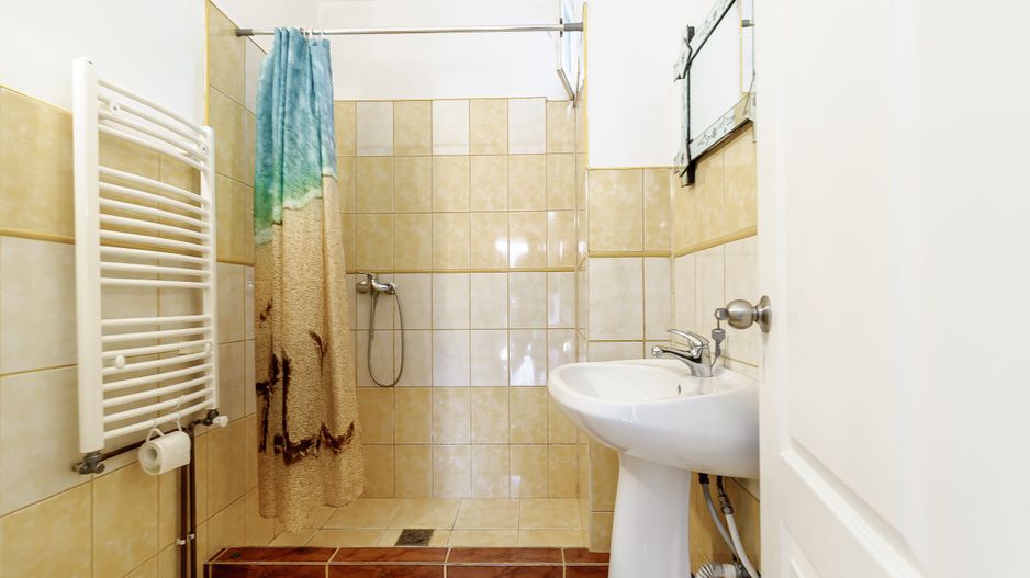 De închiriat apartament cu o cameră și curte interioară - Poză 7