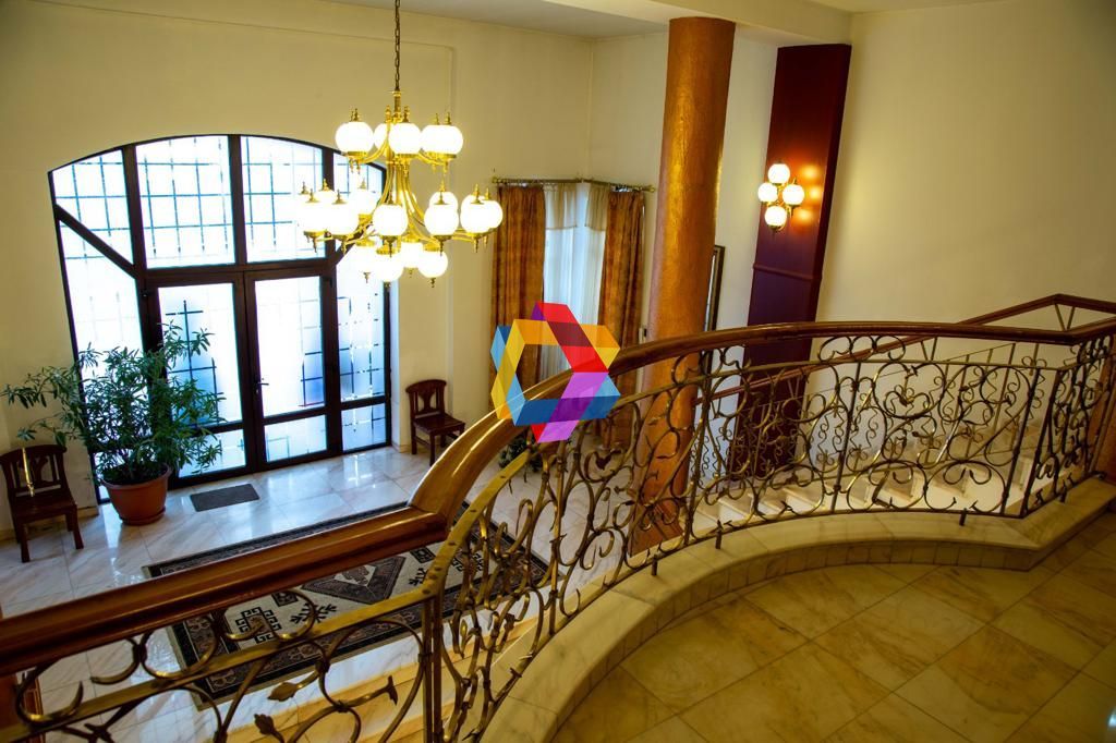 Conac cu piscina - 1810 mp - Poză 4