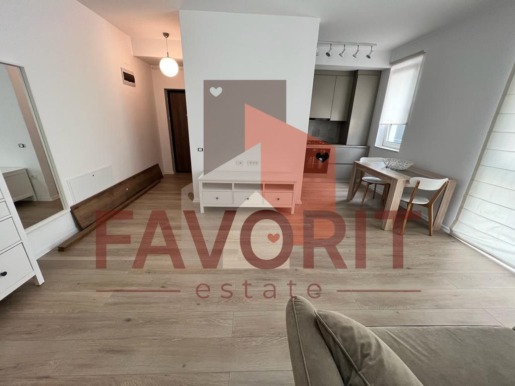 Mobilat si utilat. Vedere la padure. Parcare cu bariera - Poză 4