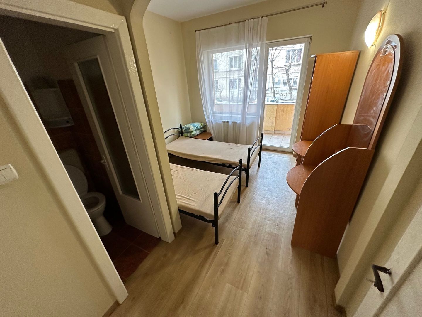 Apartament spatios 150 mp - Poză 14