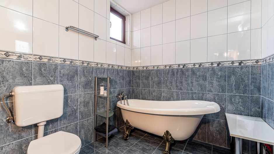 Vila 6 camere - Garaj si Gradina - Gradiste - COMISION 0 - Poză 10