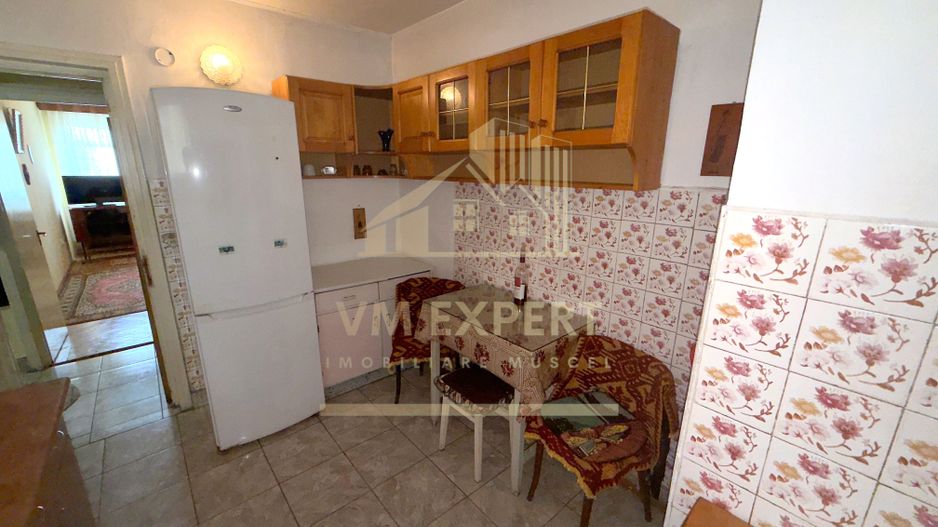 APARTAMENT 2 CAMERE ETAJ 4 ZONA ULTRACENTRALĂ CAMPULUNG - Poză 9