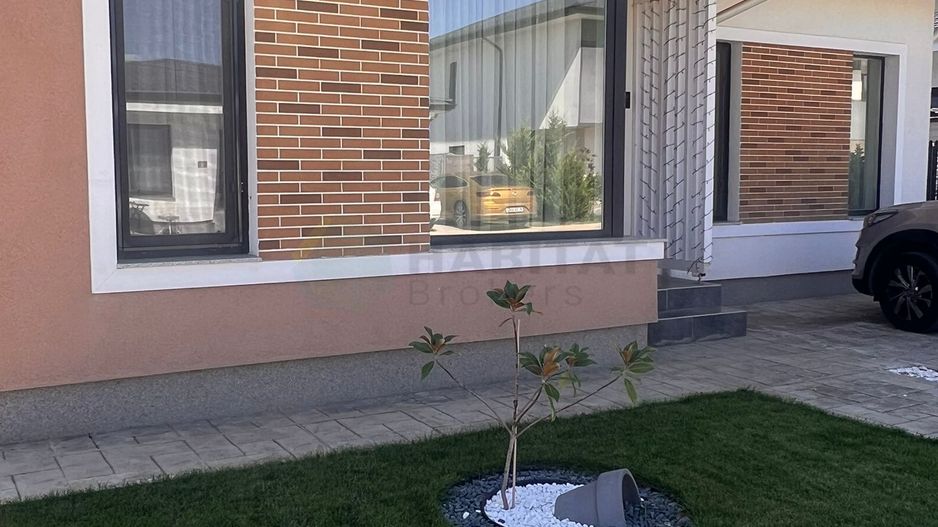 Casă individuală cu 4 camere în cartierul Aerocity, Tunari - Poză 2