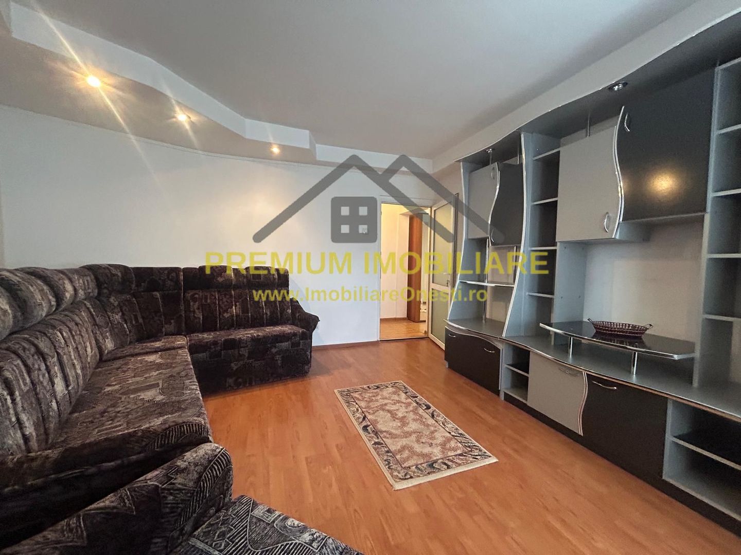 Apartament 2 camere de vânzare zona de jos, Onesti - Poză 1