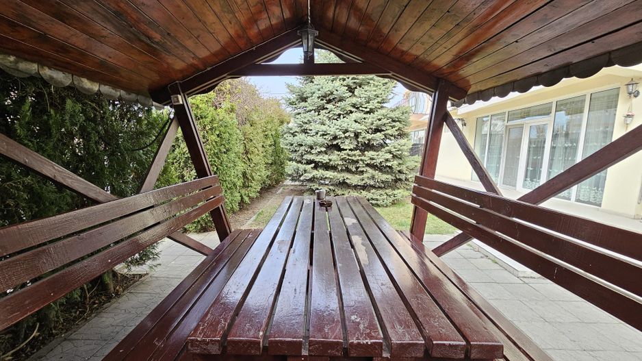 De vanzare Pensiune Eforie Nord la doi pasi de mare - Poză 6