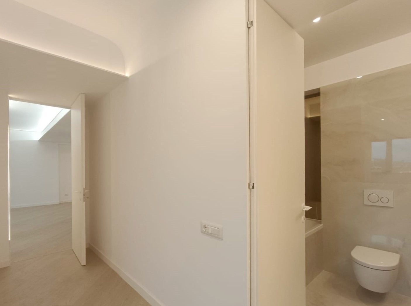 Apartament 3 camere NOU NEFOLOSIT Cortina NORTH - Poză 13