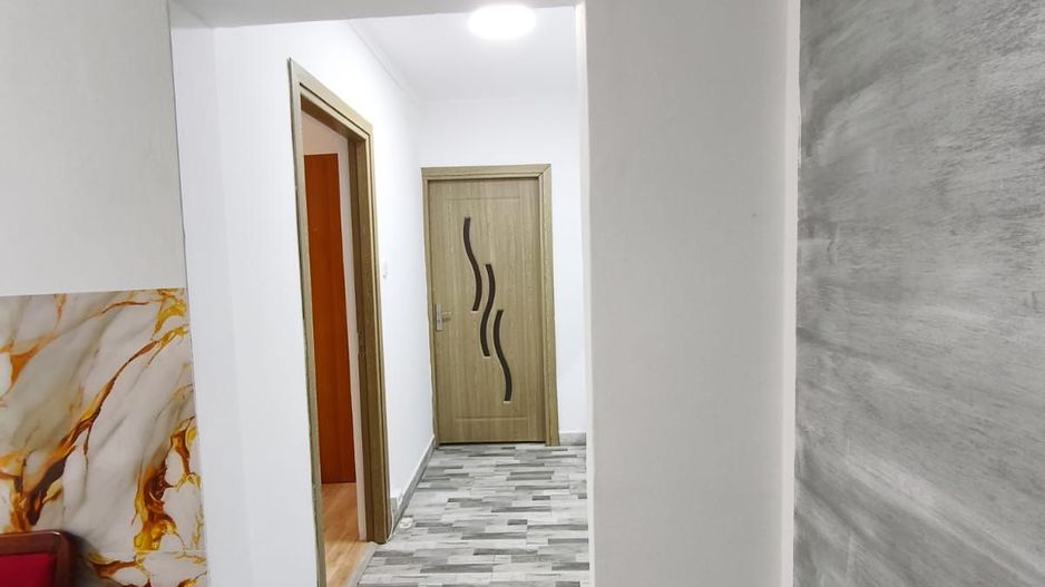 Apartament 3 camere | Bd. Tomis |  Zona Tomis 3 | Poziție excelentă - Poză 8