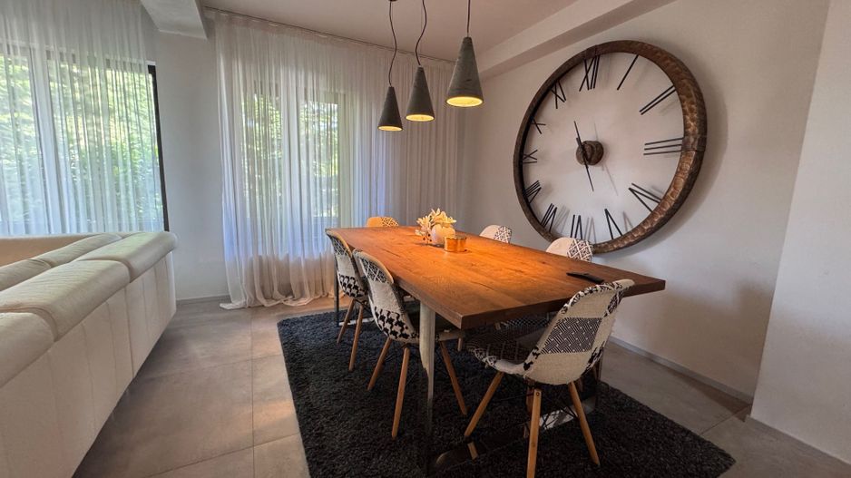 Vila de LUX Tunari, 214m2 utili, 600 curte - Poză 9