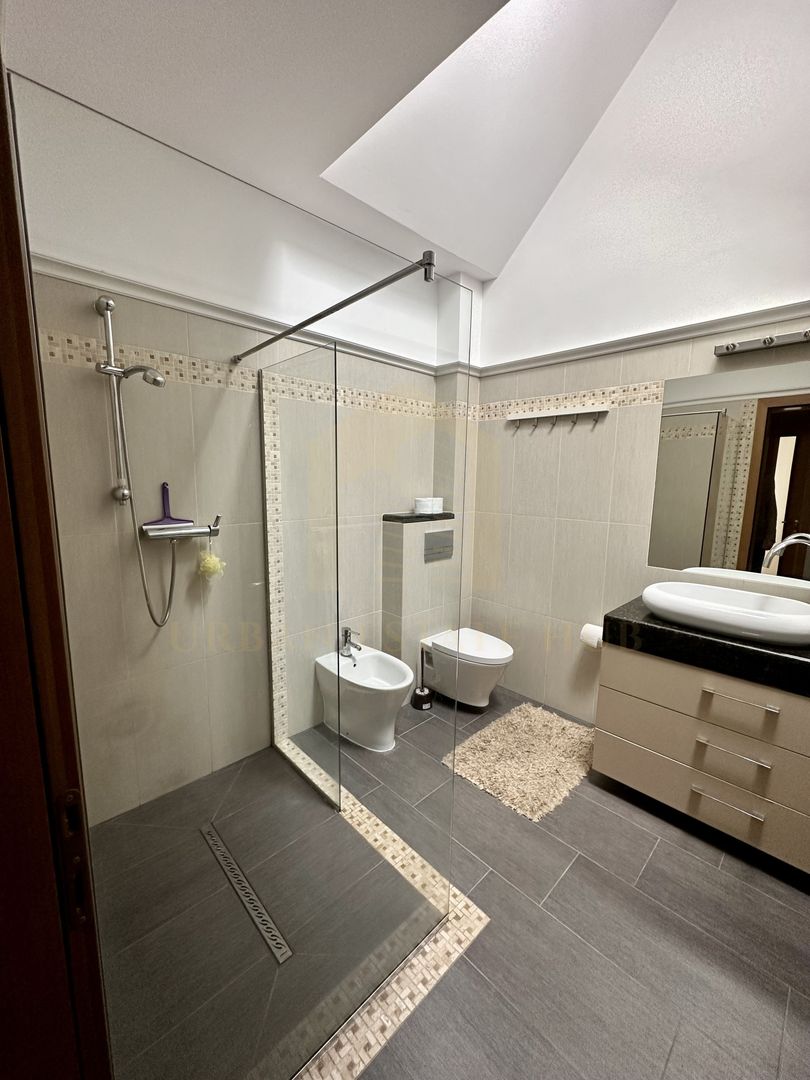 Vanzare apartament 4 camere, zona Grand Hotel Italia - Poză 9