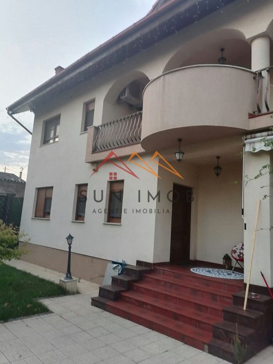 Vila P+E+M, an 2012, 6 camere, ultracentral, finisaje lux, Ploiesti,PH - Poză 3