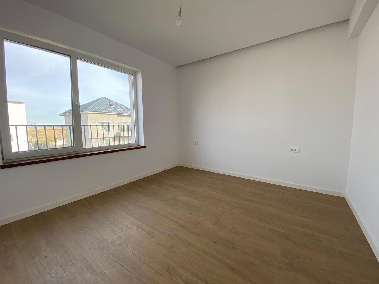 Vila individuala 4 camere, zona linistita in Tunari, Ilfov - Poză 12