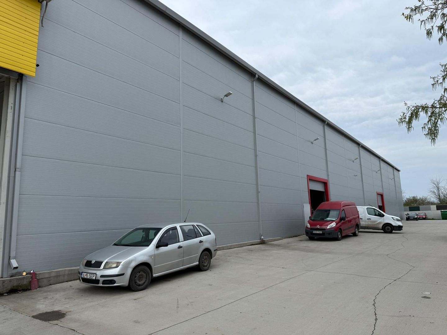 Hală industrială 2.450 mp de vânzare, Mogoșoaia, chirie garantată - Poză 4