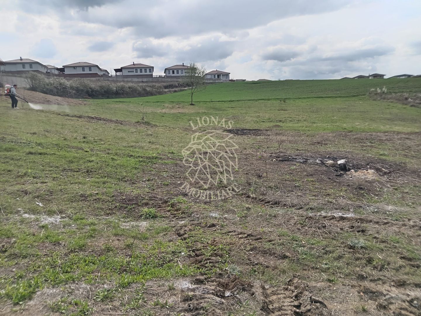 Doua Terenuri INTRAVILANE CU UTILITATI Dezmir, Cluj 500mp - Poză 2