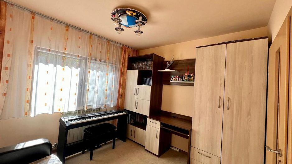 Proprietar vand apartament cu 3 camere, centrala+ baxa, zona Girocului - Poză 7