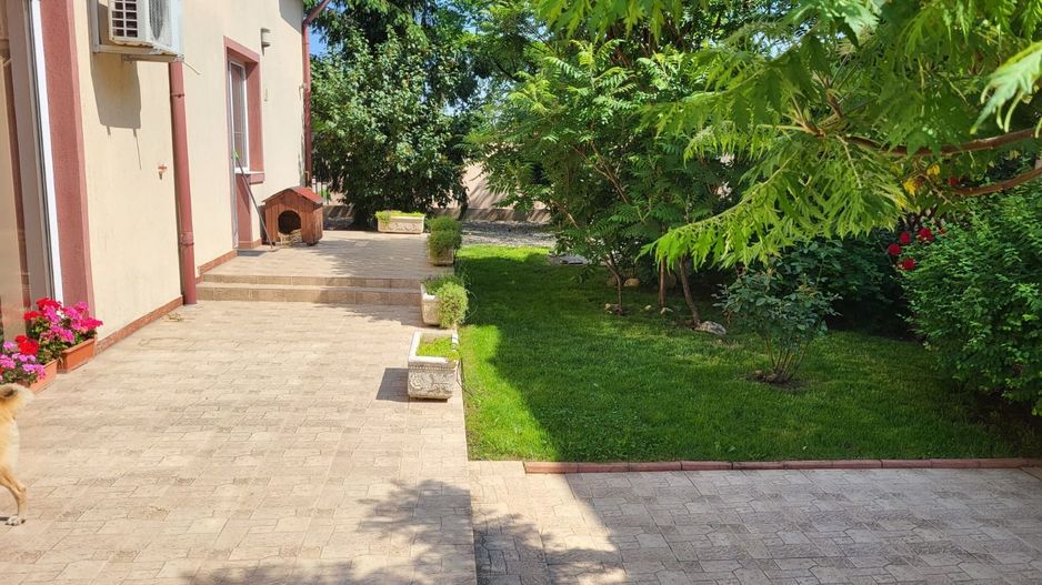 Vanzare vila individuala 5 camere - Poză 2