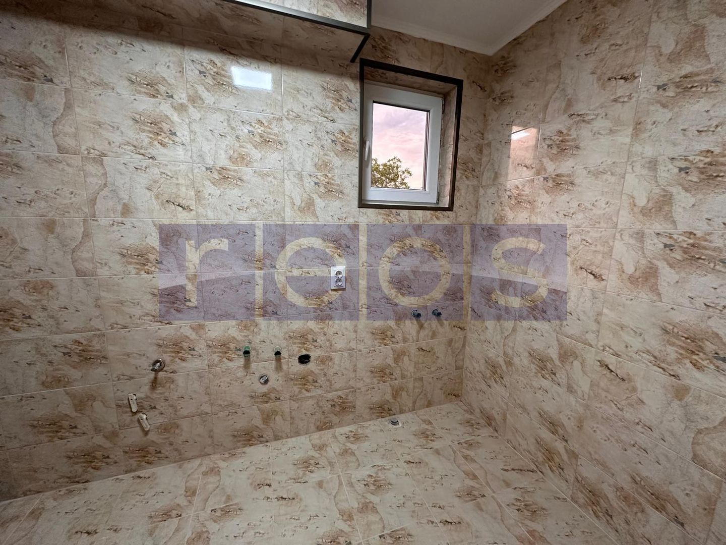 CASA DE VANZARE | 6 CAMERE | 1050 MP - Poză 15