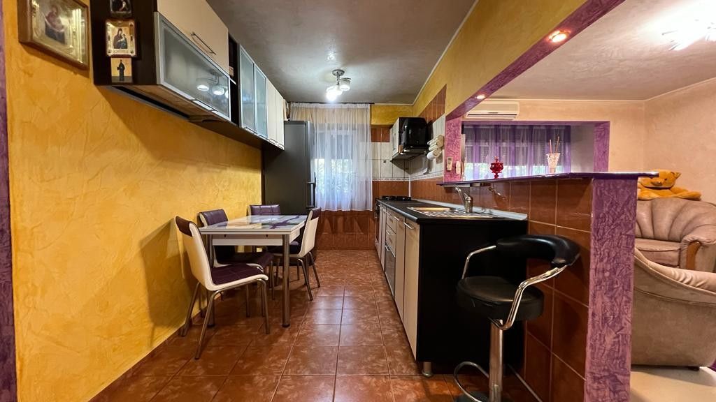 Tomis Nord - Apartament decomandat cu 2 camere, mobilat și utilat. - Poză 5