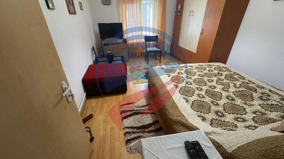 Casă cu 7 camere, în spatele stadionului - Poză 4