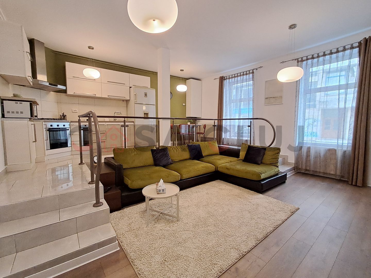 Apartament la  Curte Comuna, Terasa, Zona Centrală!! - Poză 2