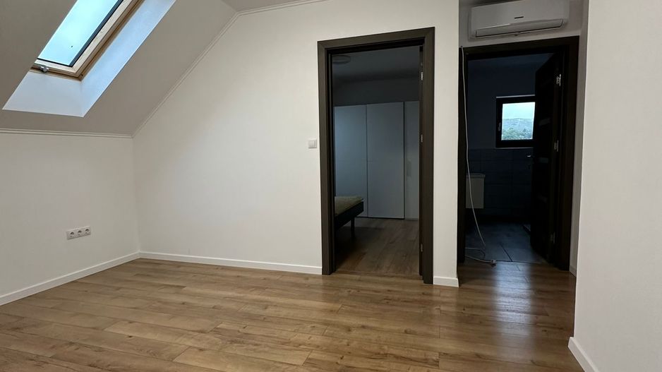 Apartament 4 camere,2băi,bloc NOU,1 parcare,zona 7 Noiembrie - Poză 9