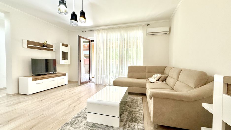 De închiriat apartament 3 camere cu gradină în Dumbrăvița - Poză 1