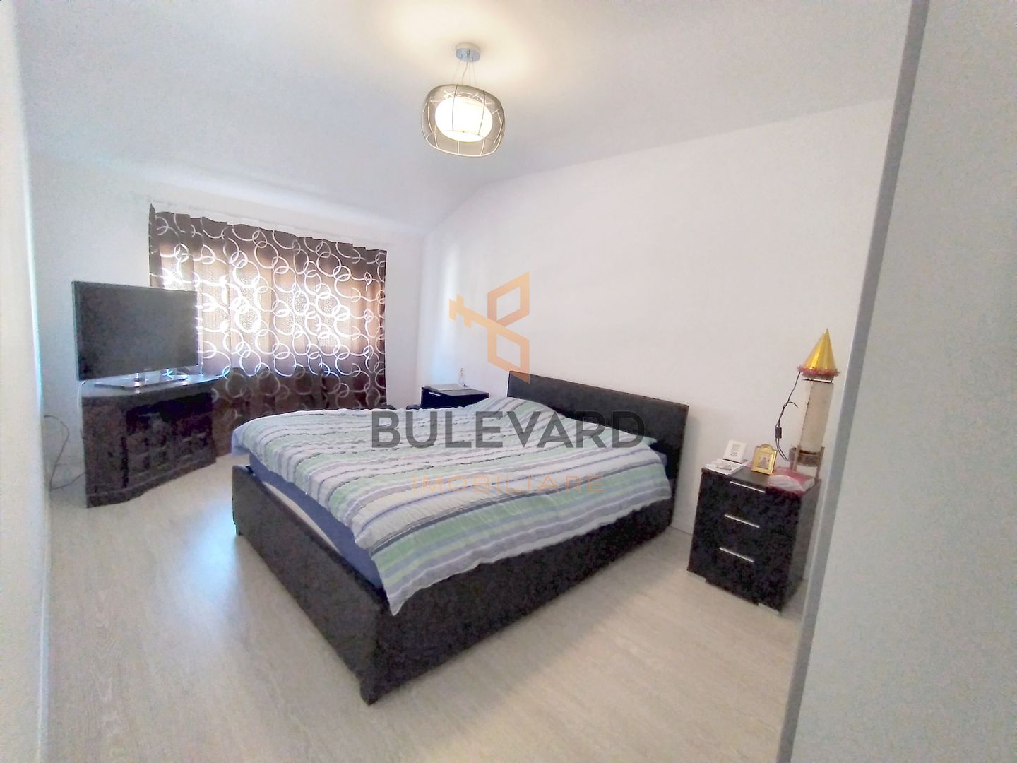 Apartament cu 2 camere decomandate, zona strazii Florilor! - Poză 4