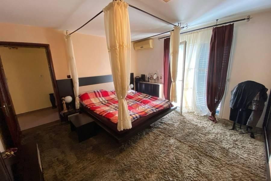 🏡 Casa individuala. Mobilata si utilata. Piscina exterioara.✨ - Poză 12