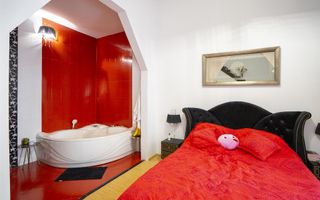 Apartament ULTRACENTRAL cu loc de parcare - Poză 1