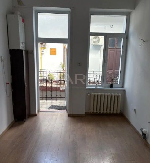 Apartament Versatil în Centru – Ideal Locuință sau Business - Poză 3