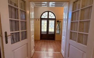 Casă în Curte Comună | 53 Mp | Pivniță Amenajată | Zona Piața Cluj - Poză 1
