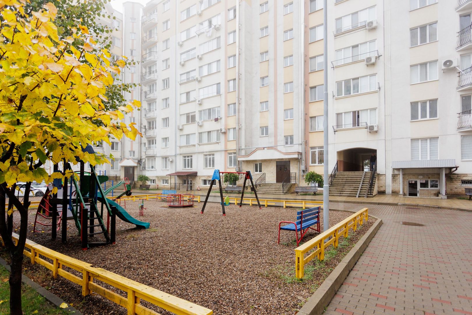 Vânzare 3 dormitoare separate, living generos și debara la etaj CADOU - Poză 19
