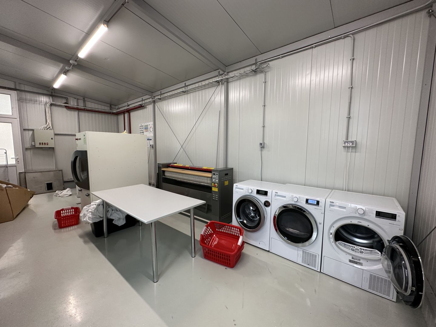 Garsoniera complet mobilata si utilata - Poză 14