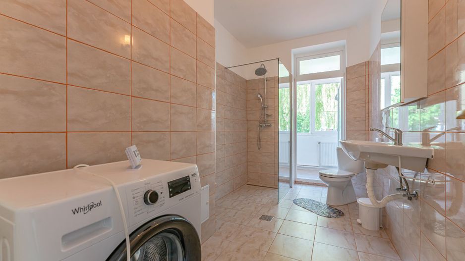 Apartament 2 camere in Centrul Istoric al Brasovului - Poză 9