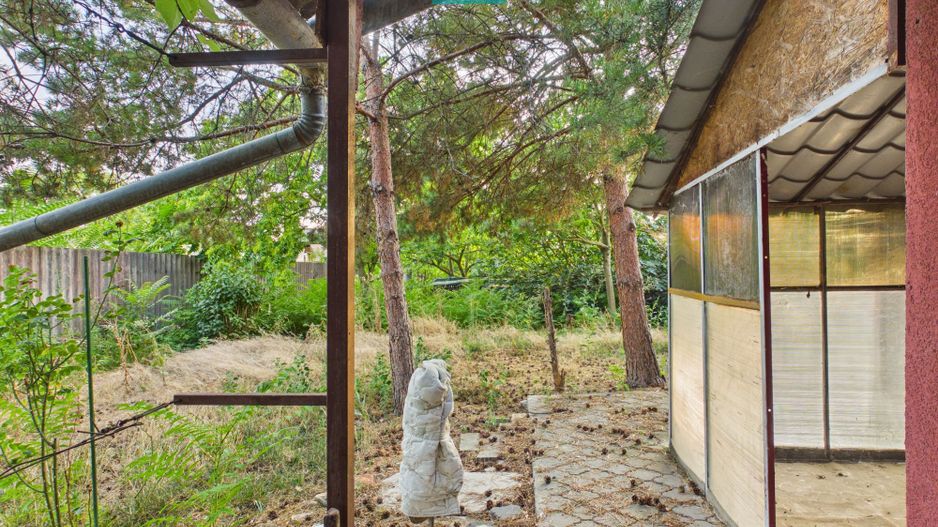 Casă modestă cu 3 camere din văiugă în Bătania - Poză 19