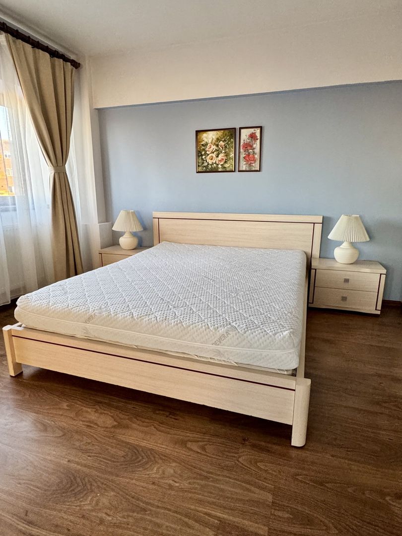APARTAMENT SPATIOS SI LUMINOS - Poză 12