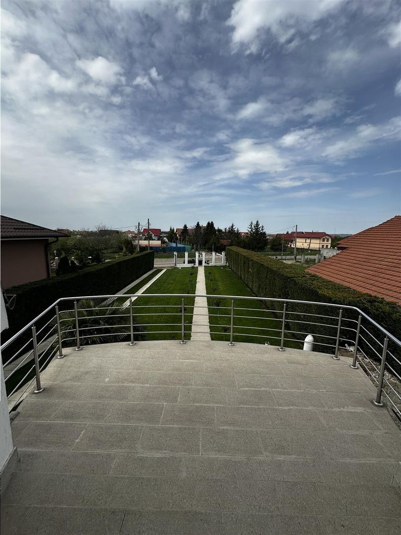 Vila lux cu piscina Sanmartin - Poză 20