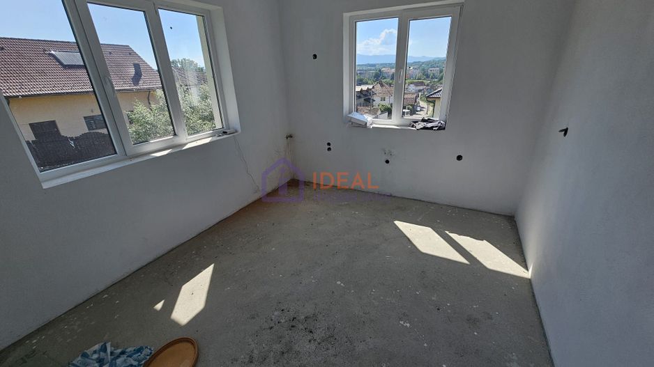 Casa cu 5 camere si vedere panoramica, in Cisnadie - Poză 10