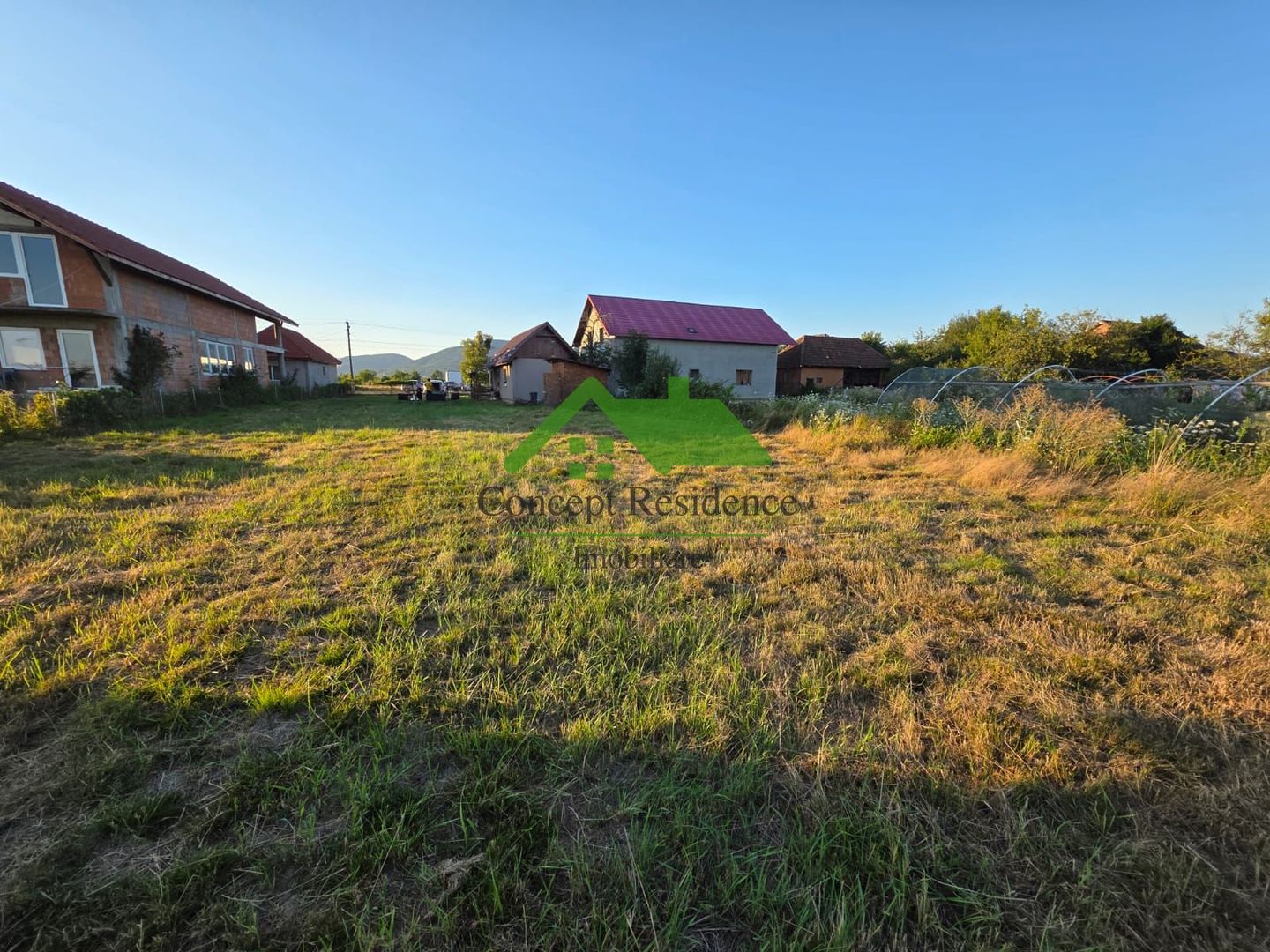 Casă pe nivel 50 mp utili + 1100 mp teren, Mocira zona Aramis - Poză 18