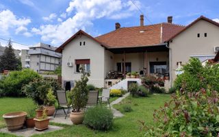 Casa cu 4 camere de vanzare in zona centrala – Louis Pasteur, Oradea - Poză 1