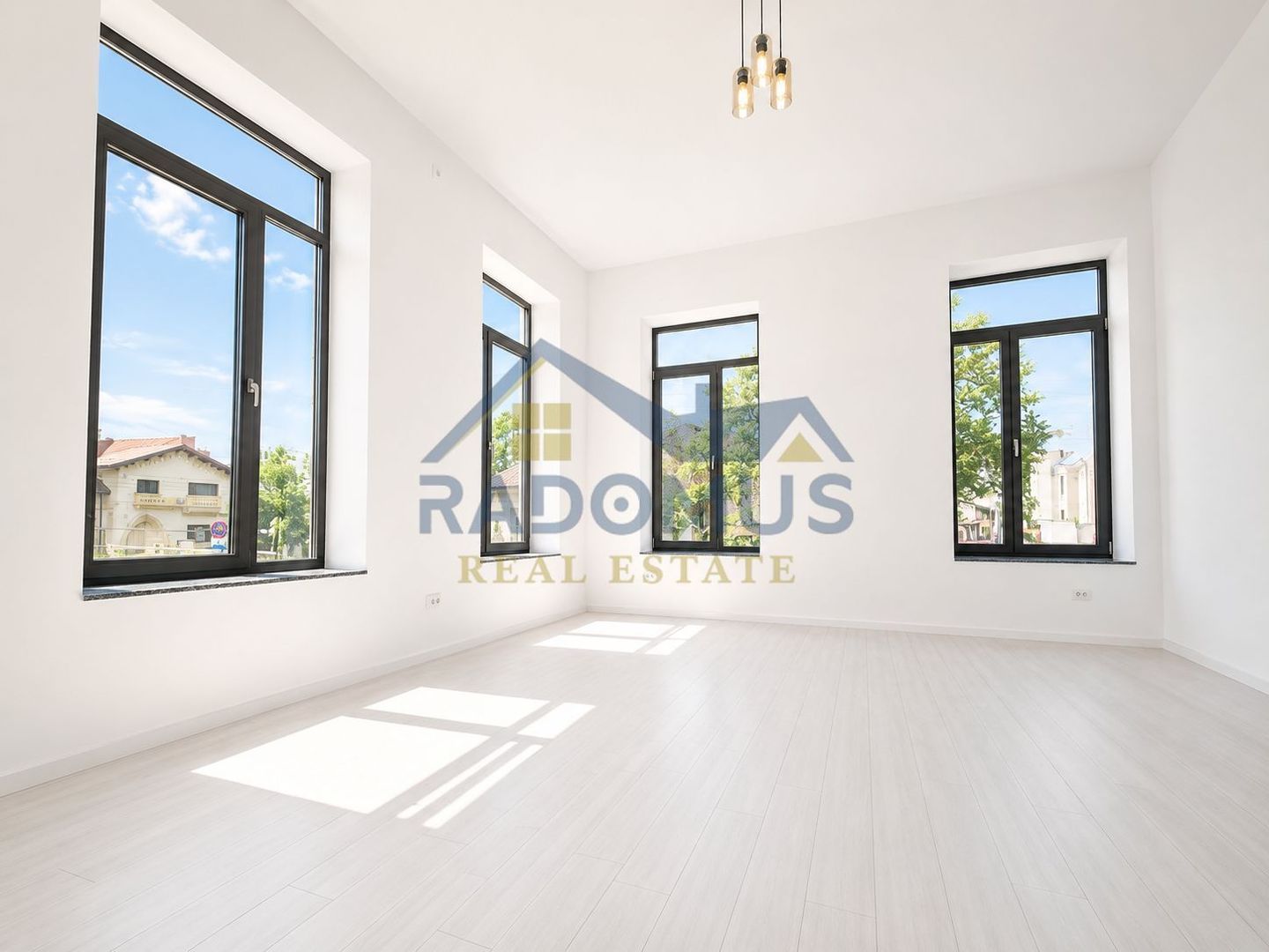 Clădire Ultracentrală | 10 camere | Încălzire în pardoseală | D+P+M - Poză 2